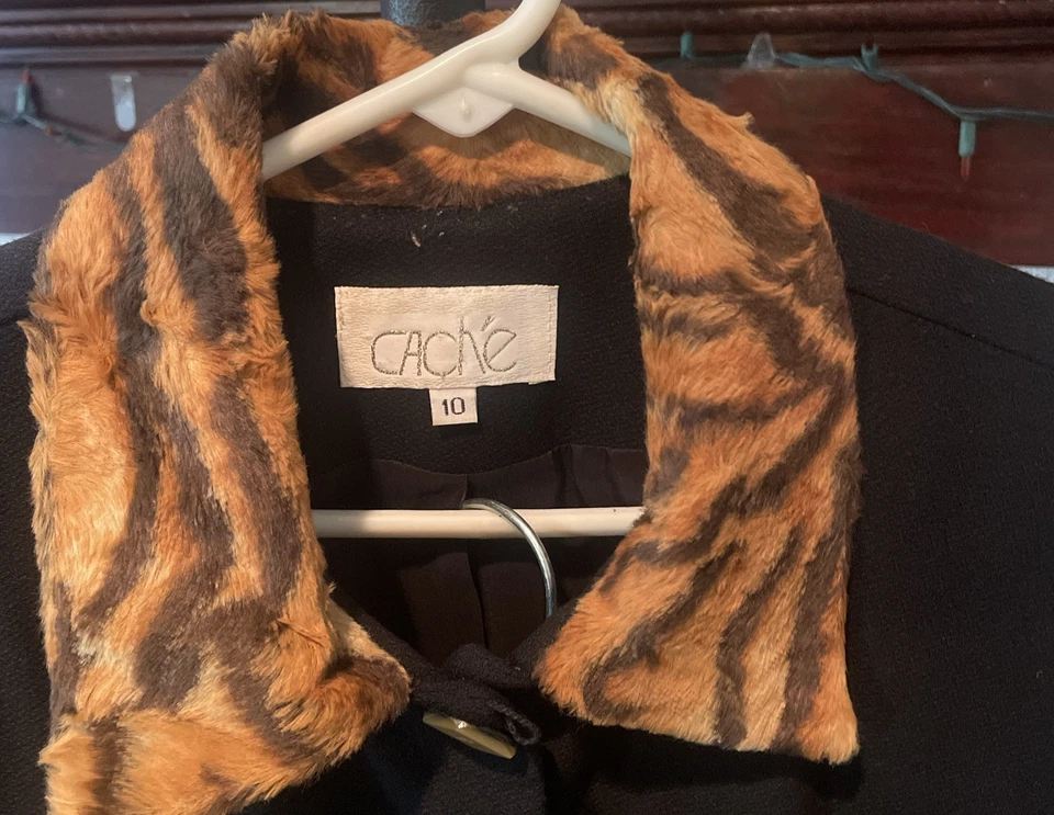 Conjunto de falda traje de piel sintética estampado animal negro vintage Cache Foto 2 de 4