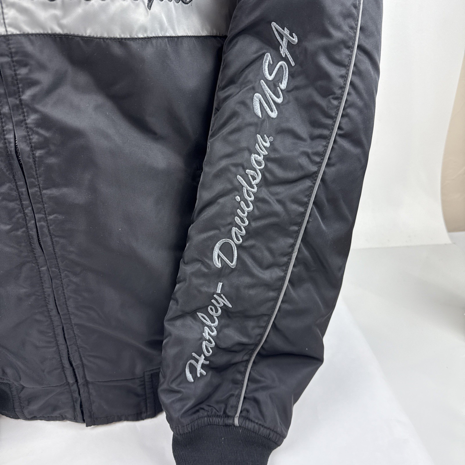 HARLEY DAVIDSON Biker Nylon Jacket Lined Men’s Size Large All Zippers Function.