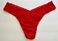 Hanky Panky Women's Signature Lace Original Rise Thong Underwear Red One Size