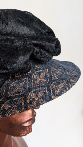 Custom-made Renaissance hat In Velvet - cosplay/LARP/reenactment - Picture 4 of 9
