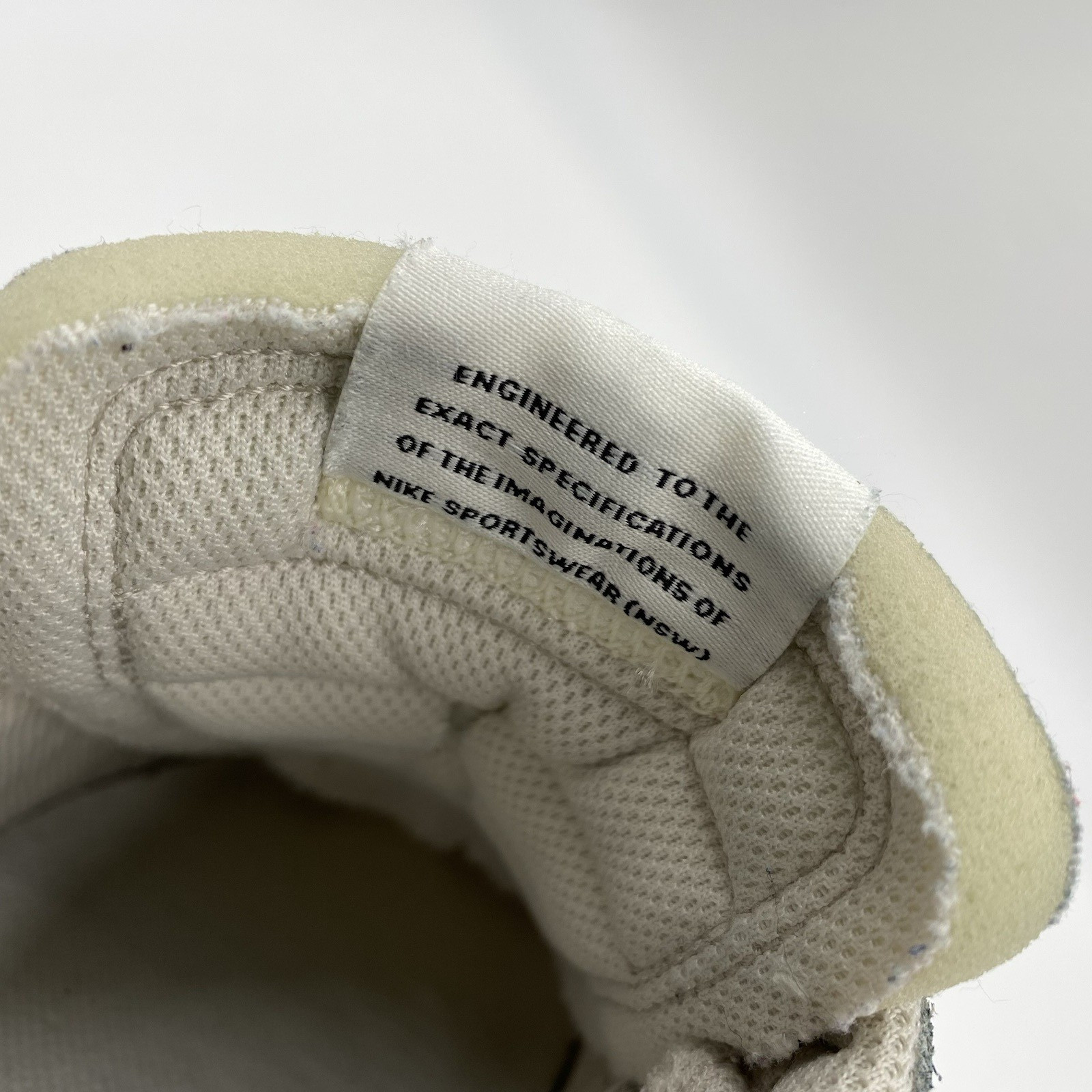 Nike Waffle Debut Womens 8 Running Sneakers Light Orewood Brown Gold FD0555-100 thumbnail 13