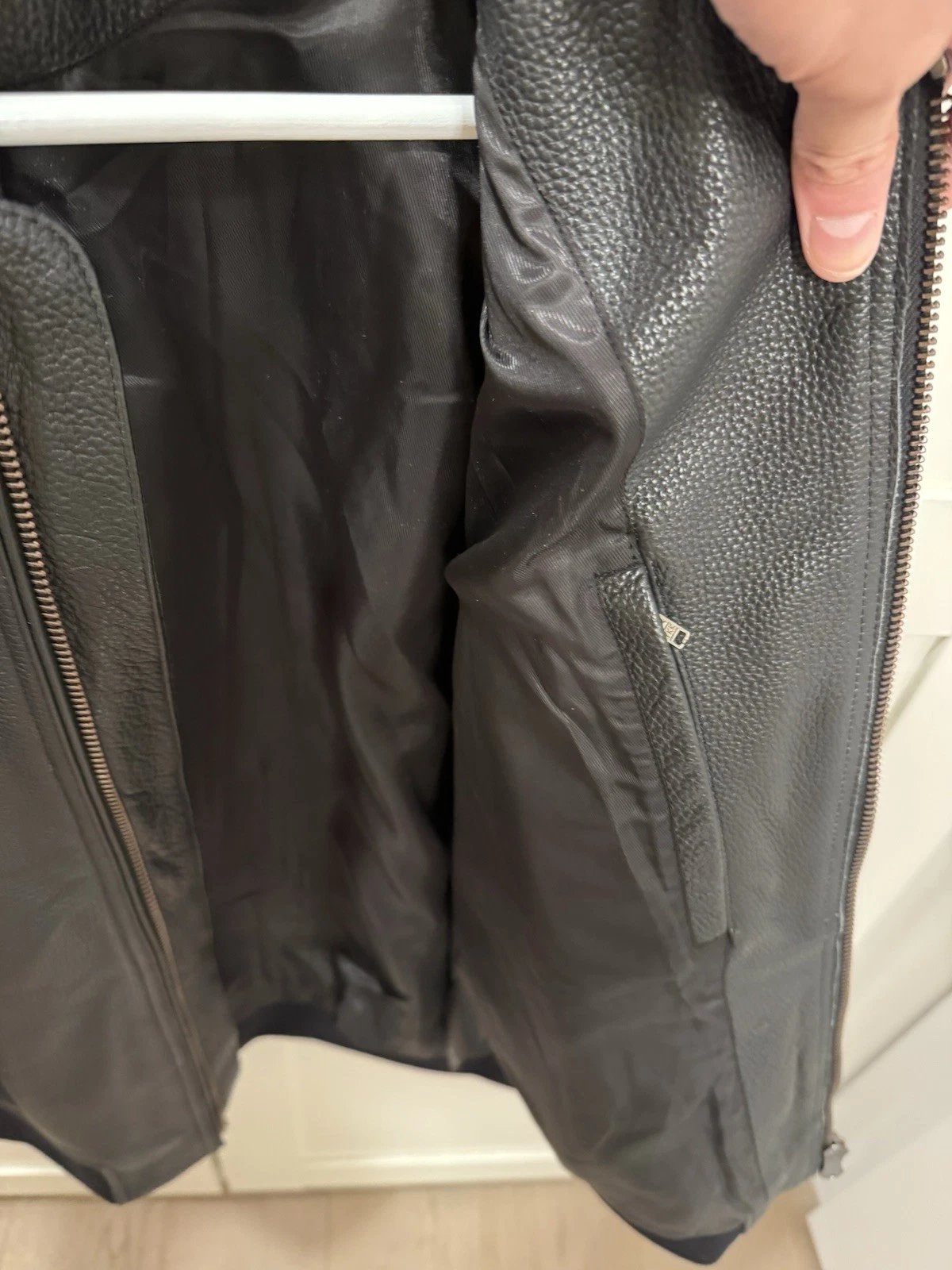 REISS Men's Black Leather Bomber Jacket Size L image 4