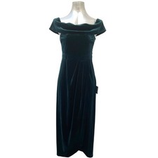 NWT Lulus Velvet Off The Shoulder Maxi Dress Women's Size Medium Green