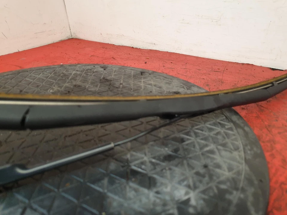 Toyota RAV 2020 4 5 puertas Estate brazo limpiaparabrisas delantero fuera de juego Foto 2 de 4