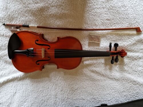 Quarter size Violin by Gear 4 Music with bow and hard case - Picture 2 of 7