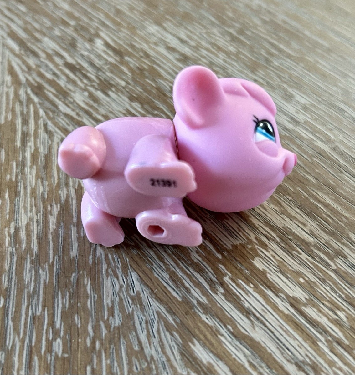 Littlest Pet Shop LPS Authentic # 2604 Pink Blind Bag Guinea Pig