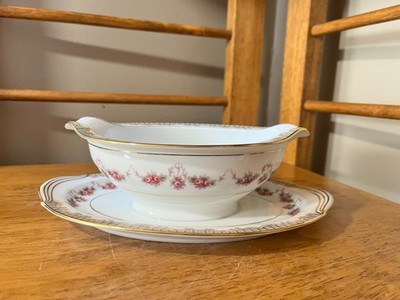 Noritake Ridgewood 5201 Gravy Boat With Attached Under-Plate