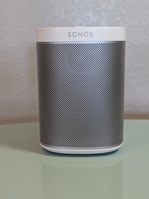 White Sonos PLAY:1 Compact Wireless Speaker. Excellent condition, factory reset.
