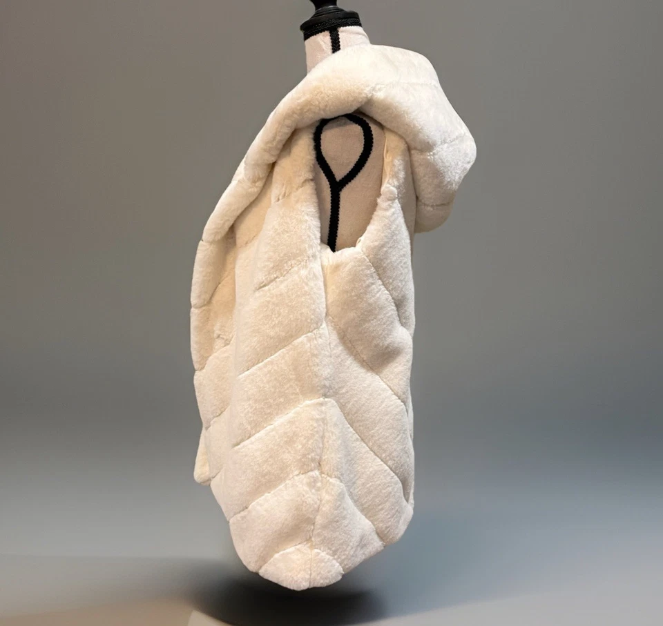 Women’s Medium BCBGeneration Ivory Faux Fur Hooded Vest Pockets Oversized NWOT - Image 4 of 4