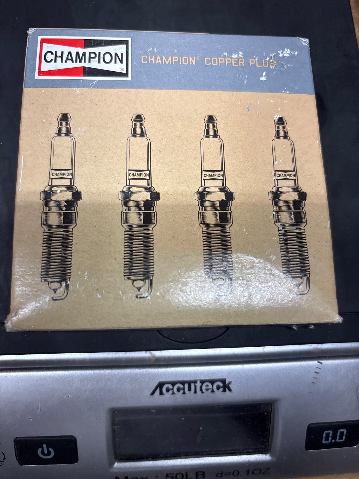 New Genuine Champion 938M QL78YC Spark Plugs New In Box Set of 4 Plugs Bujias 