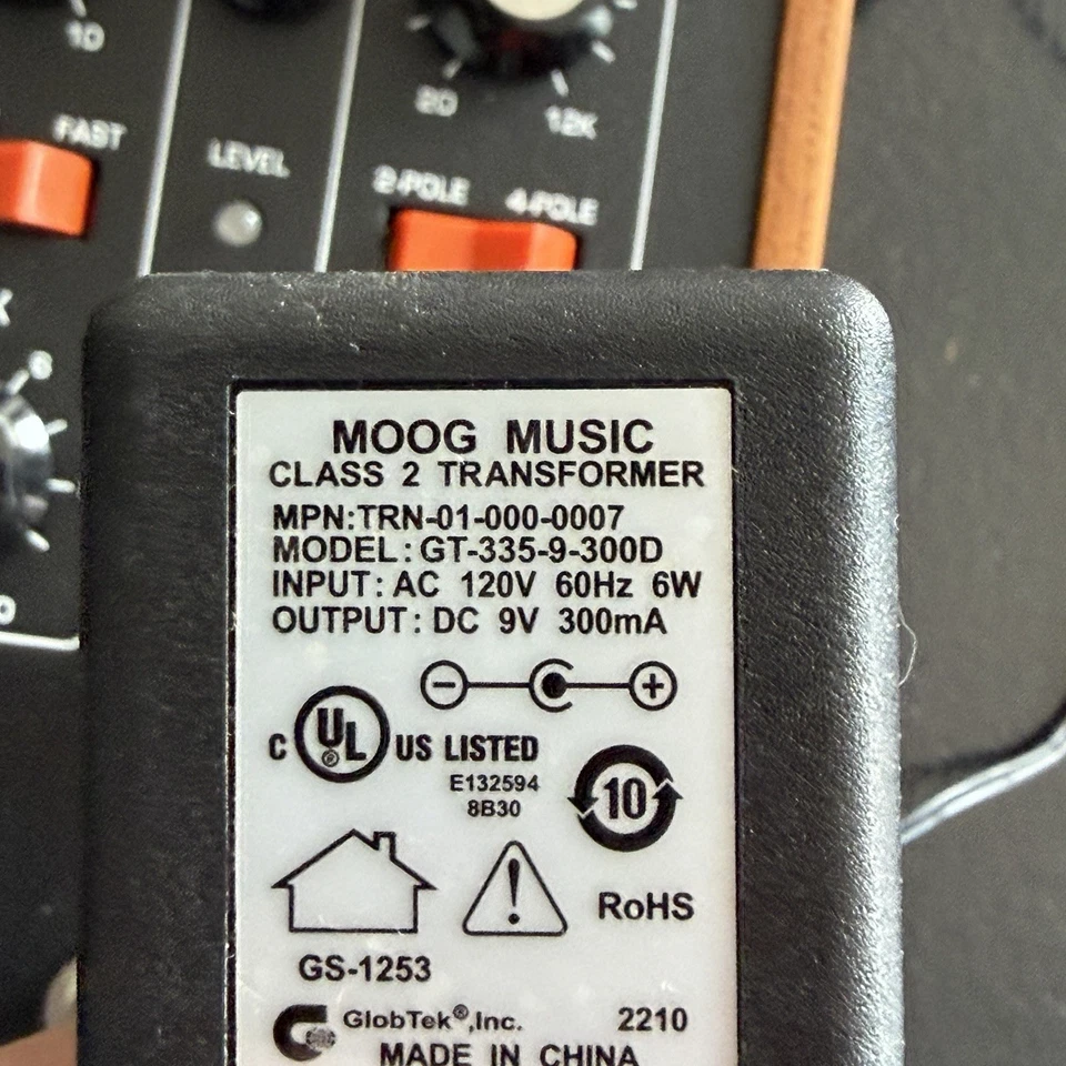 Usado Moog MF-101 Moogerfooger Filtro Paso Bajo Probado Funciona Pedal Efecto Foto 4 de 4