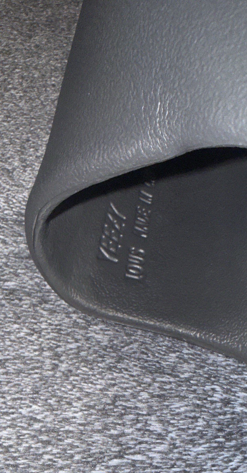 Yeezy Slide Black Men's Lightweight Rubber Sandals US Size 10 thumbnail 4