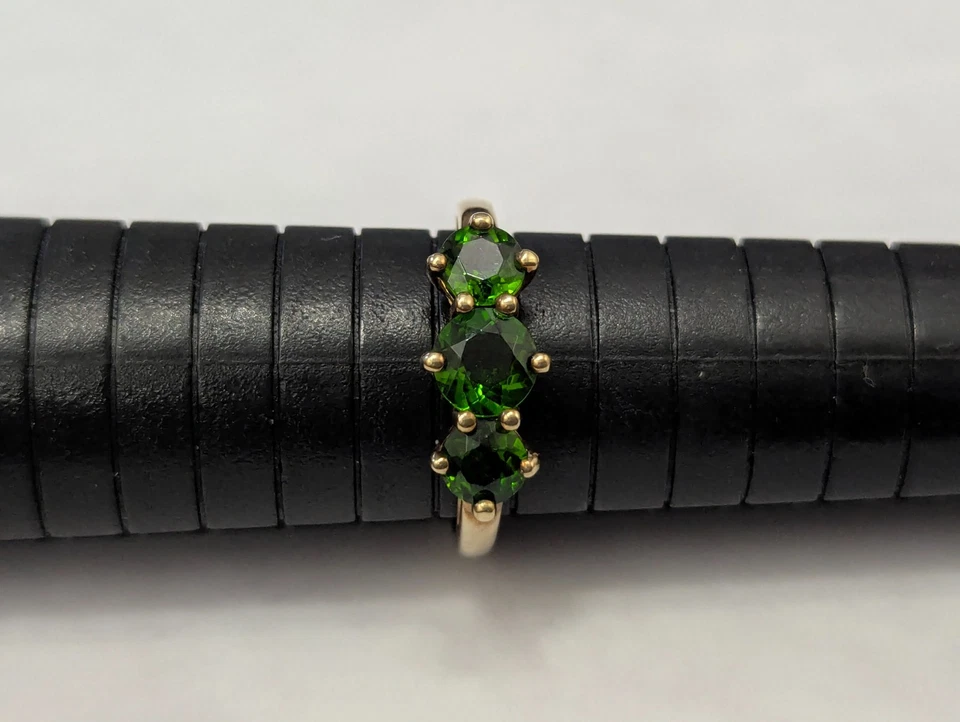 Anillo de oro amarillo de 9 quilates piedras de diopsido anillo completo con sello talla S Foto 3 de 4