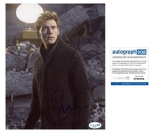 Sam Claflin "The Hunger Games: Mockingjay" AUTOGRAPH Signed 8x10 Photo ACOA