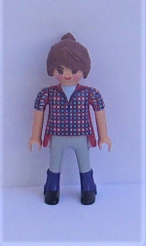 Playmobil Country    1 x Outdoors Lady Red Check Blouse      Good Condition - Afbeelding 1 van 1