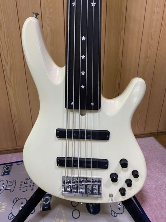 Electric Bass Guitar Yamaha Tetsuo Sakurai 6 String Fretless Electric Bass Guitar Yamaha Tetsuo Sakurai 6 String Fretless