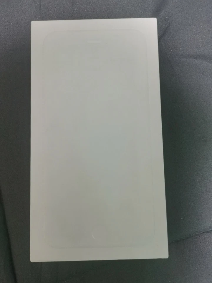 Apple iPhone 6s Plus - 16GB - Grigio siderale (Sbloccato) - Immagine 2 di 4