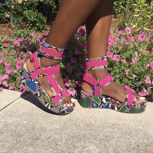 barista 3 wedge sandals