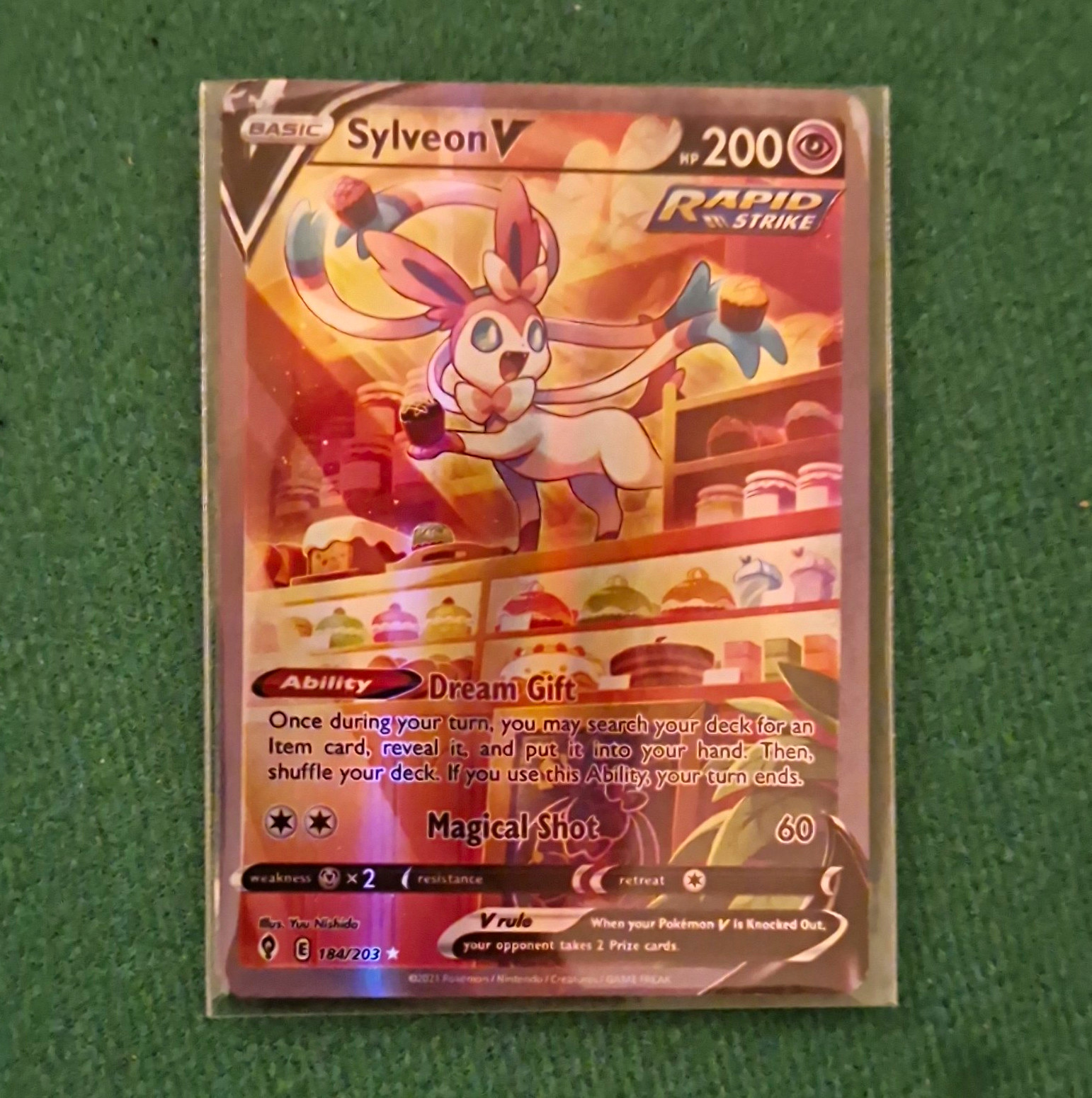 Pokémon TCG Sylveon V 184/203 Evolving Skies Ultra Rare Full Art Holo English
