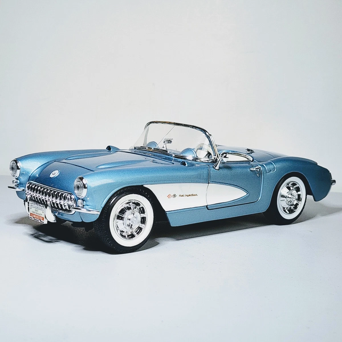 Road Signature Chevrolet Corvette Contemporary Manufacture Diecast