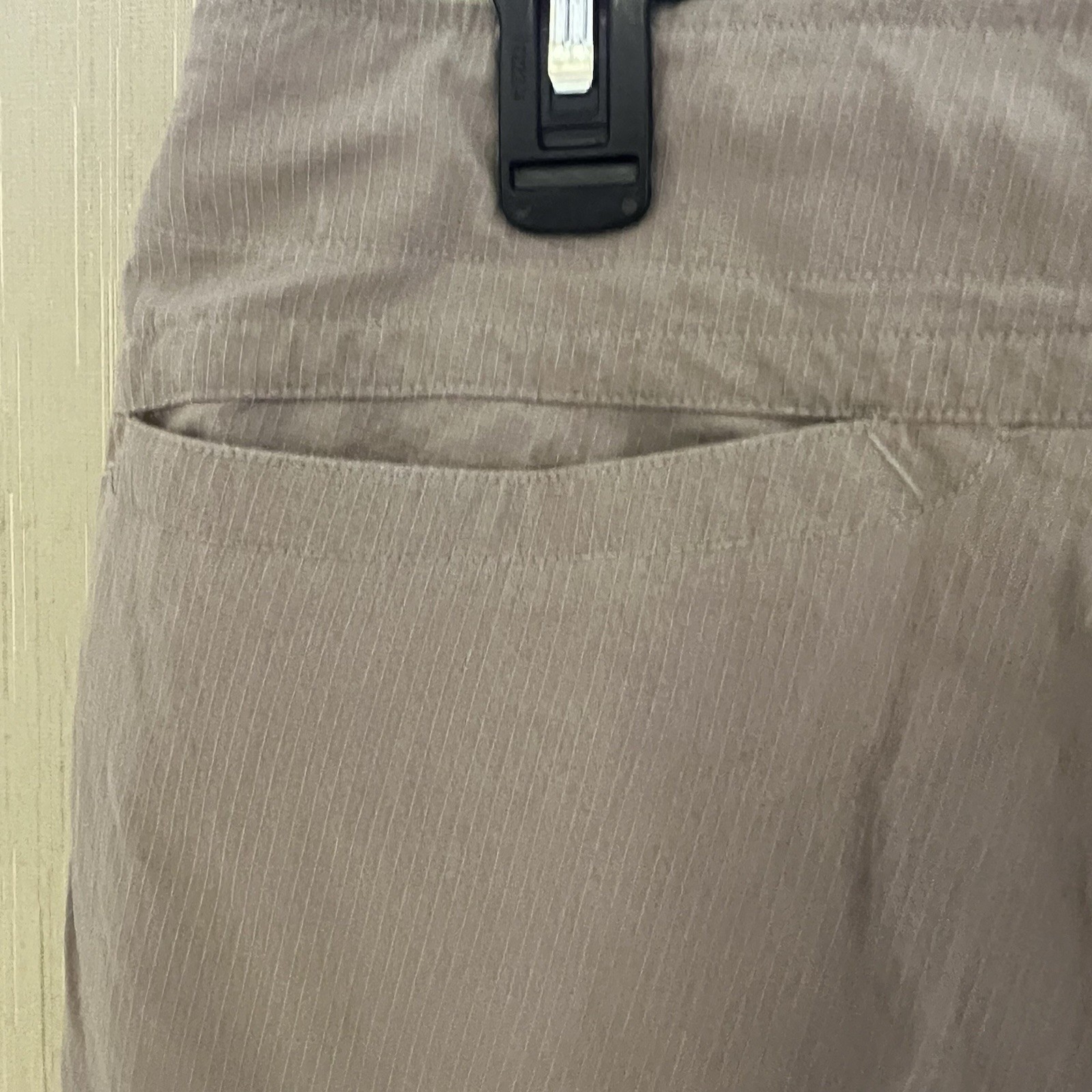 The North Face Women's Cargo Capri Brown Pants Size 8 thumbnail 7