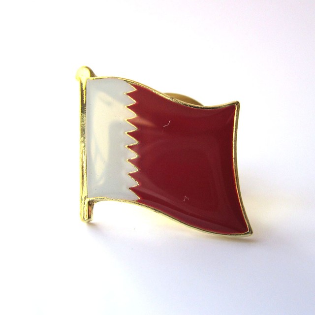NEW Qatar Country Flag Lapel Pin Patriotic Badge Brooches Metal 200