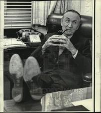 1971 Press Photo Senator Mike Mansfield relaxes in his Washington office