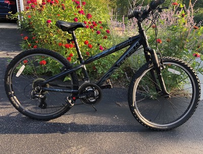 Bicycles - Trek Mt220 - Nelo's Cycles