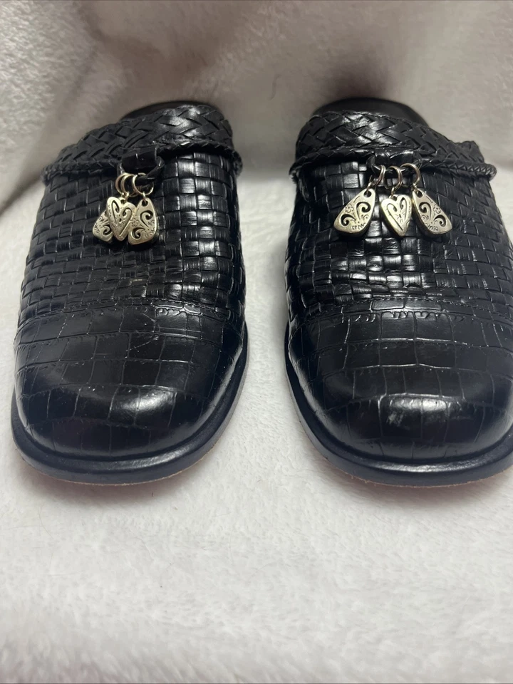 Zapatos Brighton Negros Franki Croc Cuero Repujado Mules Tejidos Con Dijes Talla 8.5 Foto 3 de 4