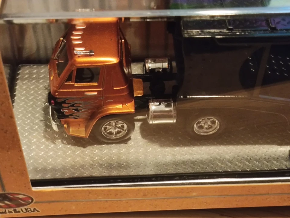 M2 Machines 2015 Auto-Haulers 1969 Dodge L600 COE & 1969 Dodge Charger Daytona - Image 2 of 4