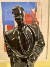 Scultura uomo in ceramica smaltata nera Art Déco anni ’80 Lindsey B. Balkweill