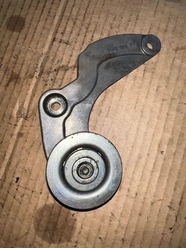 BMW 3 Touring E46 Generatorhalterung 2248561 2.93 Diesel 2002 33963411