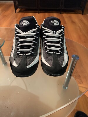 Kid's 2005 Nike Air Max 95 Tuxedo Black White Size 6Y Used