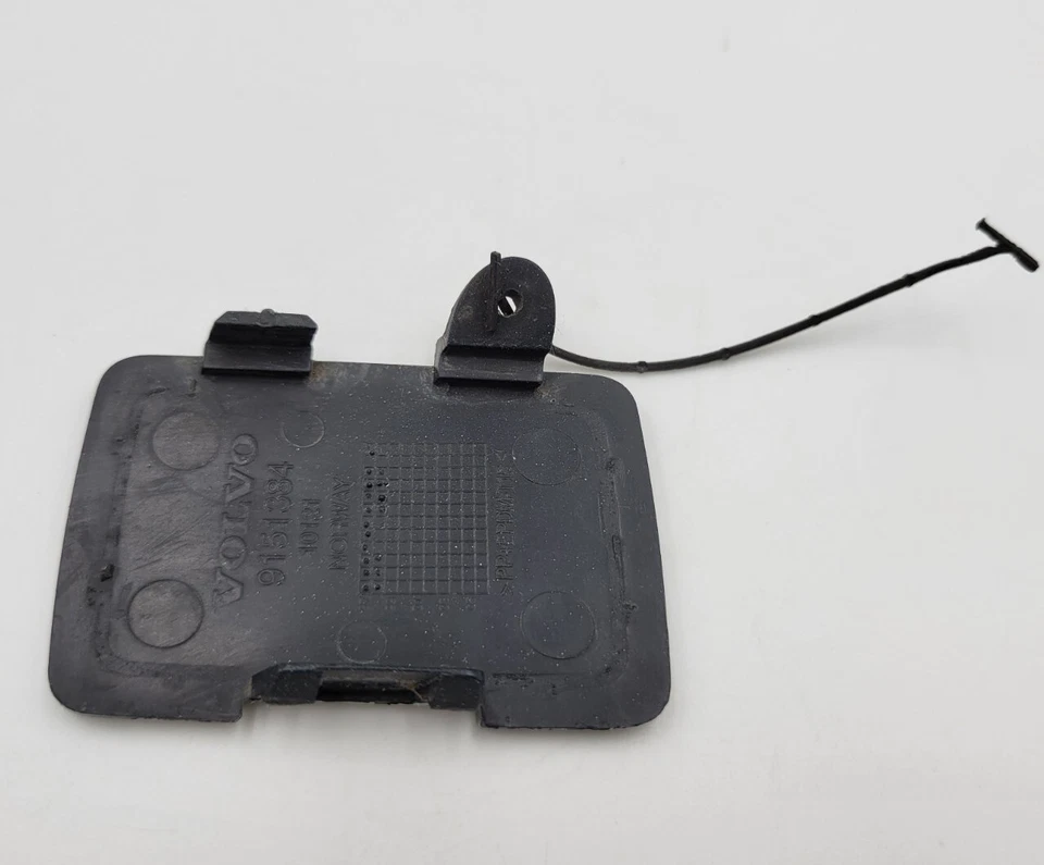 Оригинальная отделка крюком для буксировки переднего бампера Volvo S80 1999-2002 годов выпуска - Изображение 3 из 4