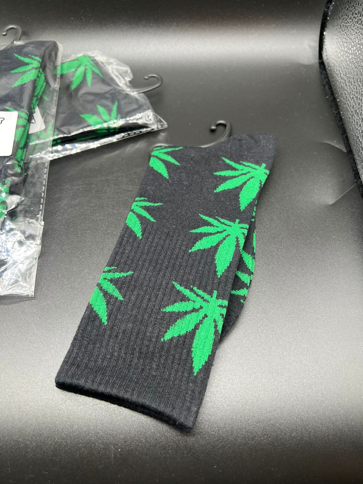 x3 Pairs Men Sports Leaf Weed Marijuana Black and Green Crew Cotton ...