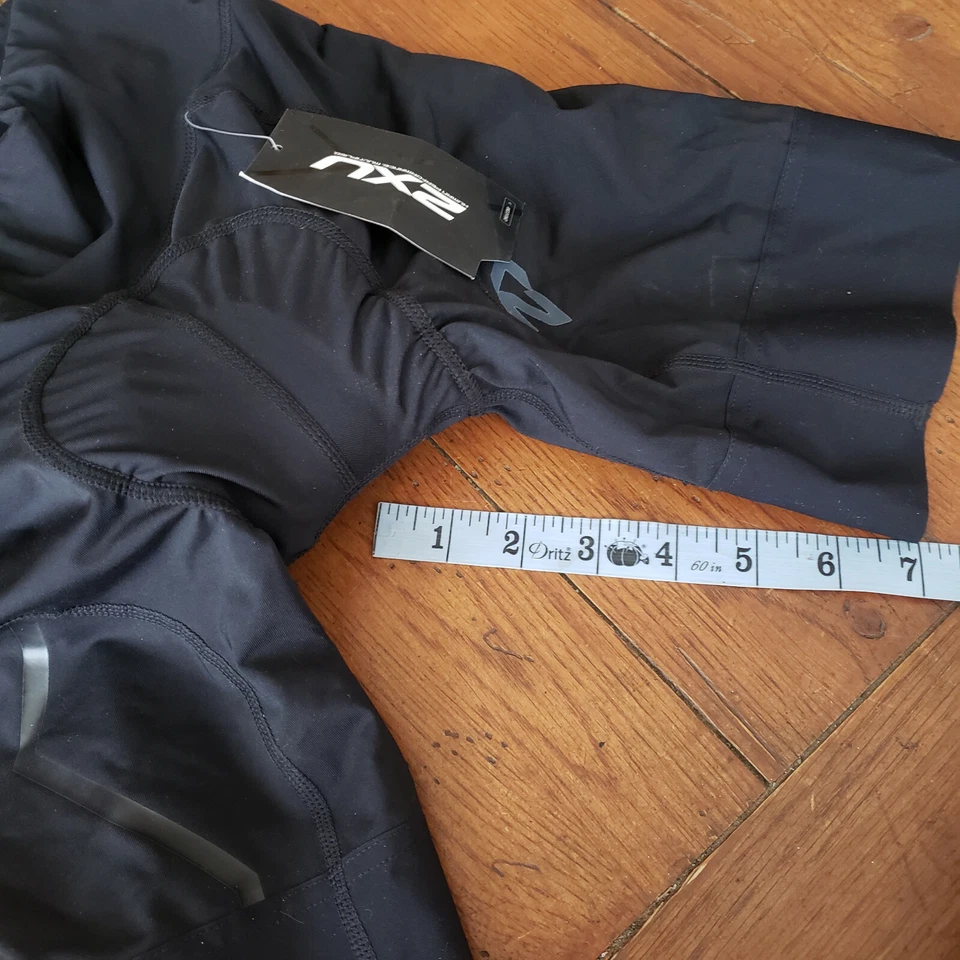 2XU Womens Small Cycling Shorts Compression S WC4922B Black 8" Inseam - Image 4 of 4