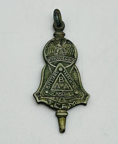 Vintage Billiards Association of America Intercollegiate Team Pendant - 第 1/5 張圖片