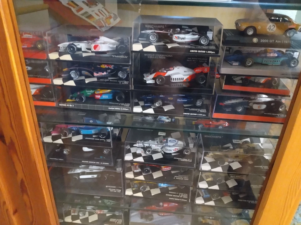 Vendo 70 modellini F1 1:43 varie scuderie, alcune in serie limitata - Immagine 2 di 4