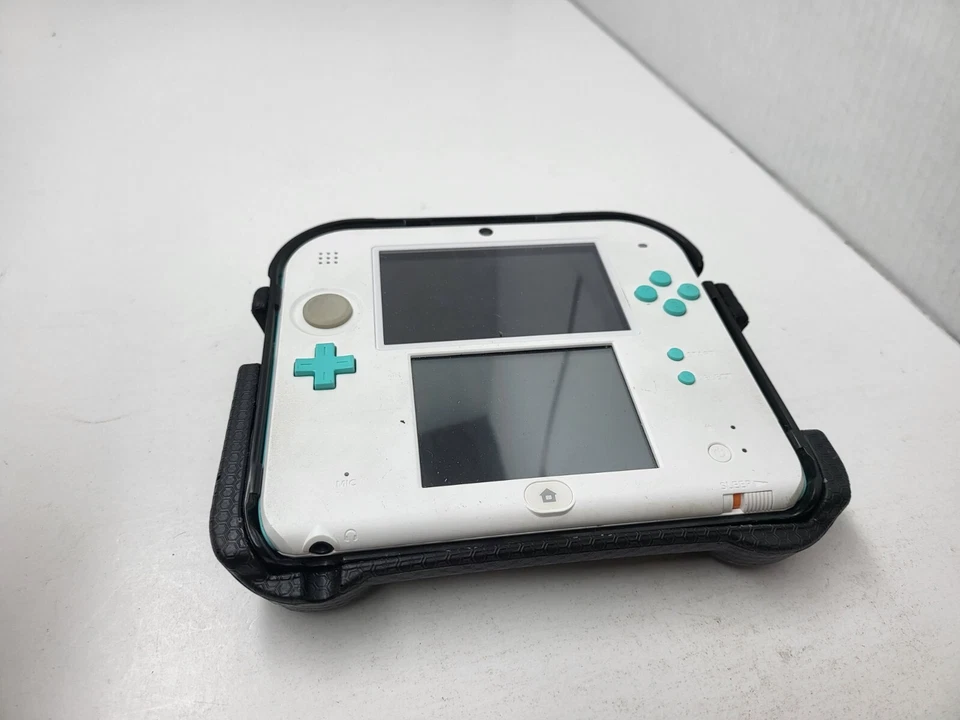FUNDA CON EMPUÑADURA NERF NEGRA Y AZUL PARA PRIMERA CONSOLA NINTENDO 2DS original Foto 3 de 4