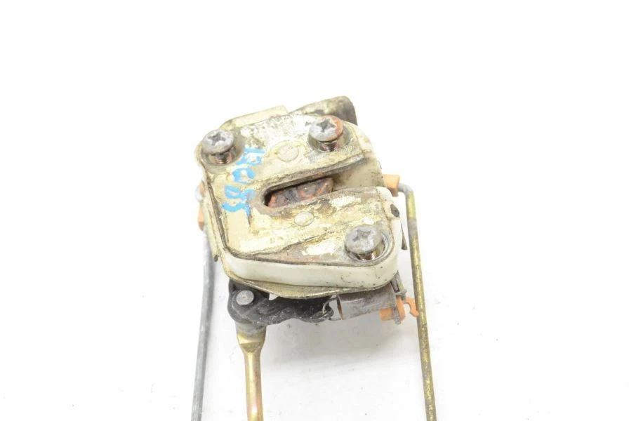 1989-1991 Mazda Rx7 13B вертикальный пассажирский замок защелки правой передней двери - Изображение 2 из 4