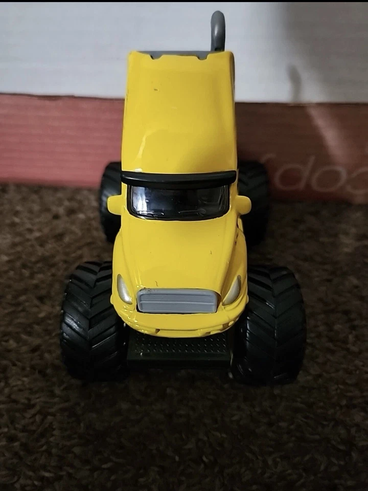 Maisto Fresh Metal Builder Zone Quarry Monster Hauler Truck (AS IS) - Image 3 of 4