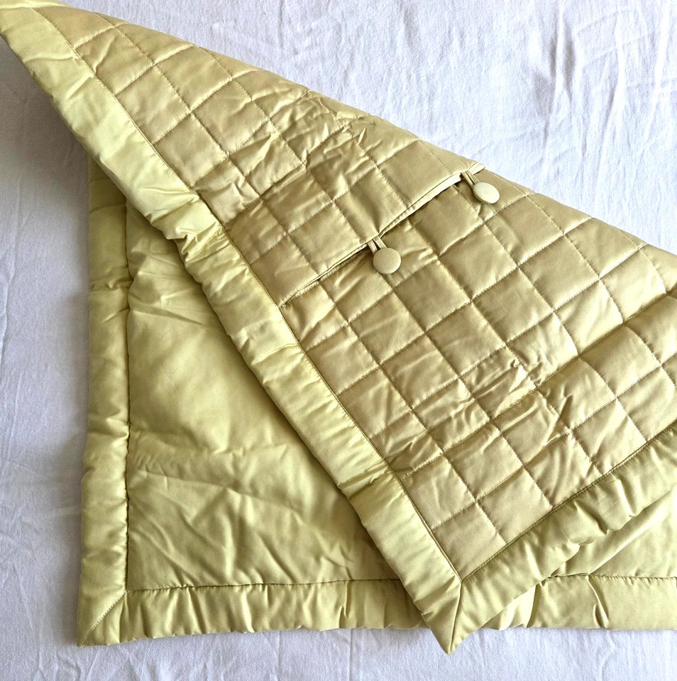 Almohada acolchada amarilla pálida Hotel Collection falsa casa de campo moderna 30x30 Foto 2 de 4