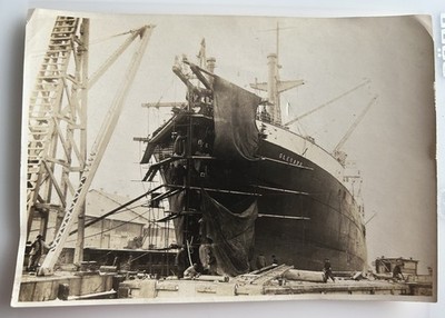 M.V Glennapp. Auslandshafen. Wartung oder Bugschaden. Foto. um 1920