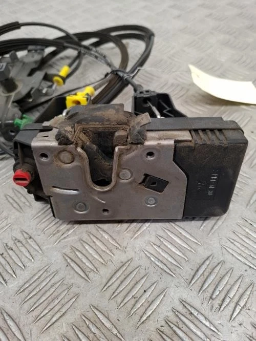 Serrure de porte laterale droite OPEL VIVARO 1 PHASE 1 91166232 - Photo 3/4