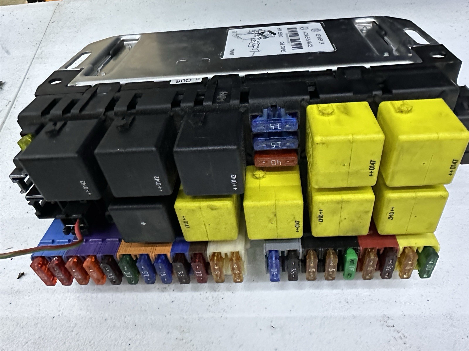 03-12 Mercedes R230 SL500 SL55 AMG Front Left SAM Fuse Box Control Module OEM