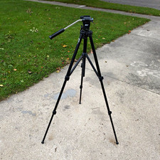Allegro 761 Aluminum Tripod Pan/Tilt Head w Pan Handle Level. Missing head mount