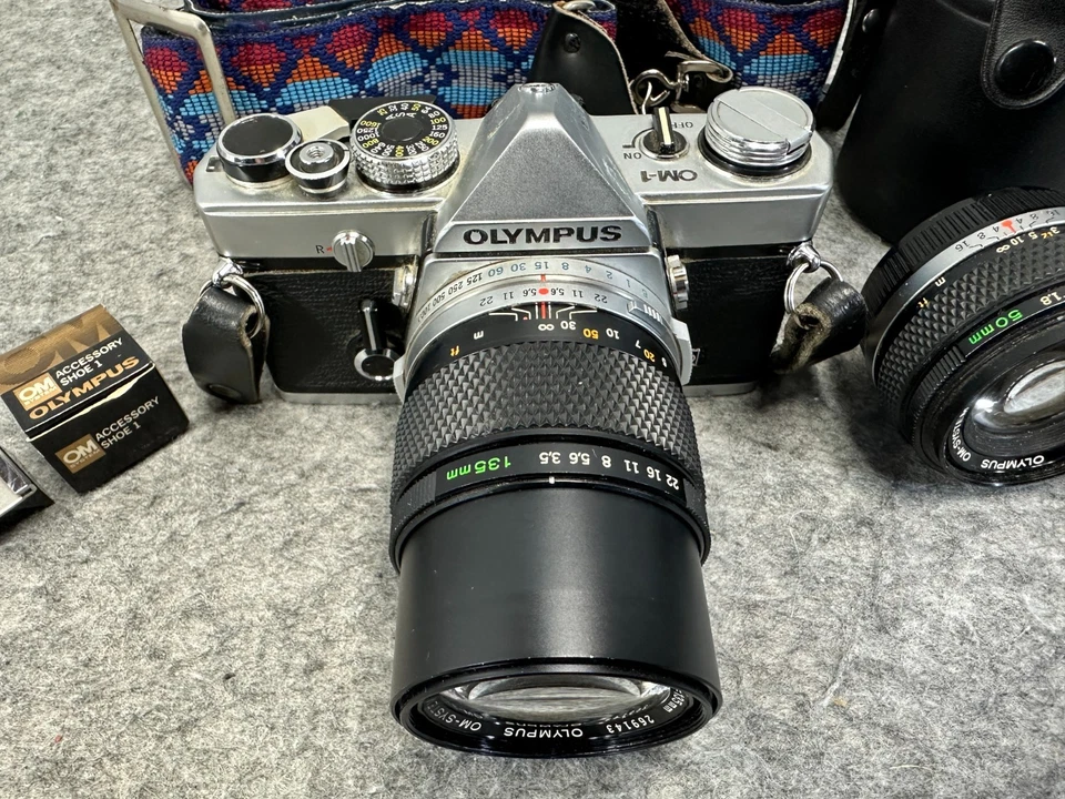 Olympus OM-1 MD 35mm SLR w 50mm f/1.8 Zuiko Auto-S and Zuiko 135mm f/3.5 lenses - Image 2 of 4