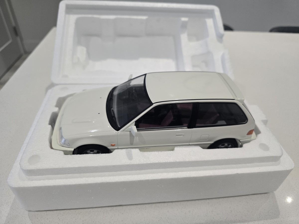 Triple 9 Collection 1:18 Scale Resin Model 1987 Honda Civic EF-3