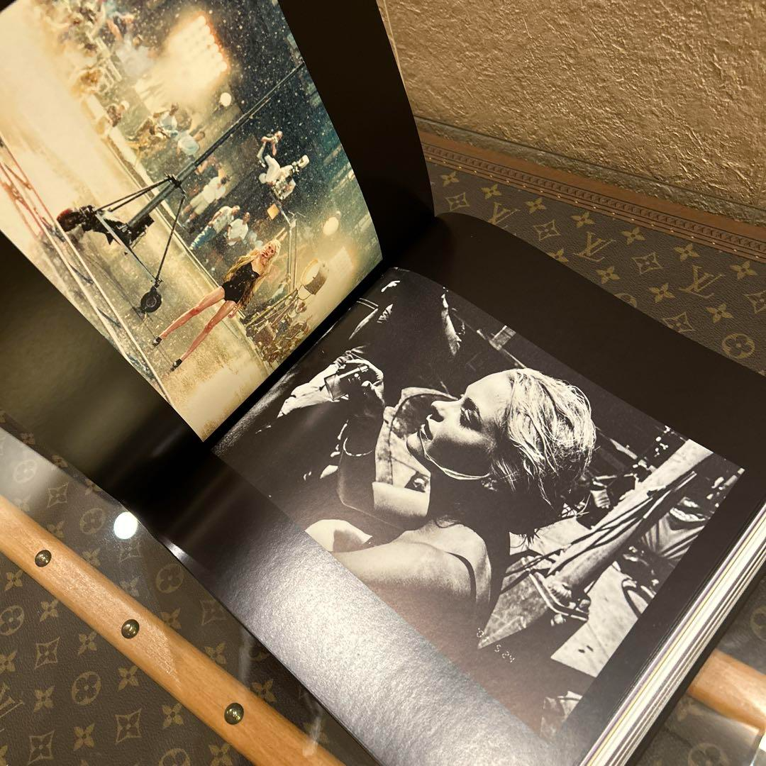 アート・デザイン・音楽 PIRELLI THE CALENDAR 50 YEARS AND MORE