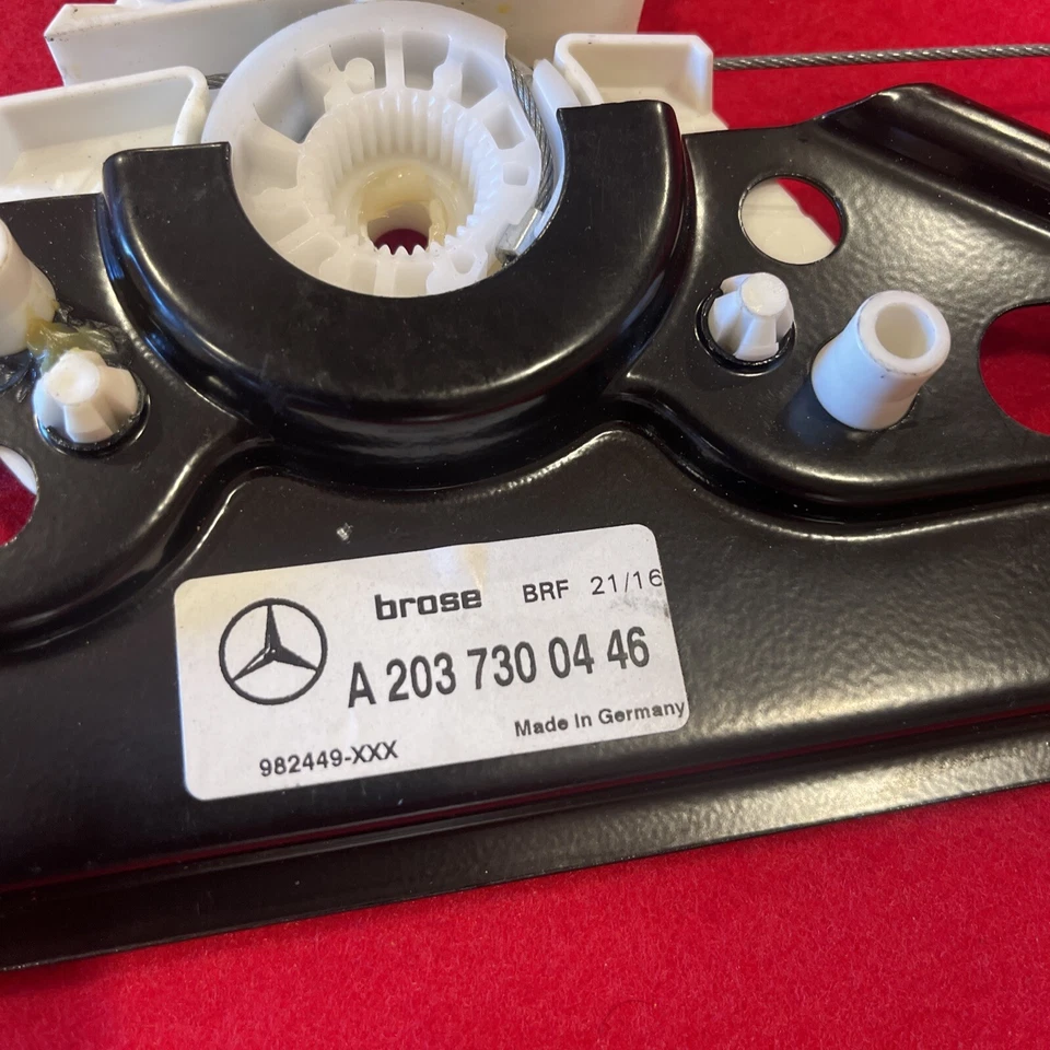 MERCEDES BENZ C320 C240 C32 AMG REGULADOR DE JANELA PORTA TRASEIRA DIREITA A20373004 FABRICANTE DE EQUIPAMENTO ORIGINAL - Imagem 2 de 4